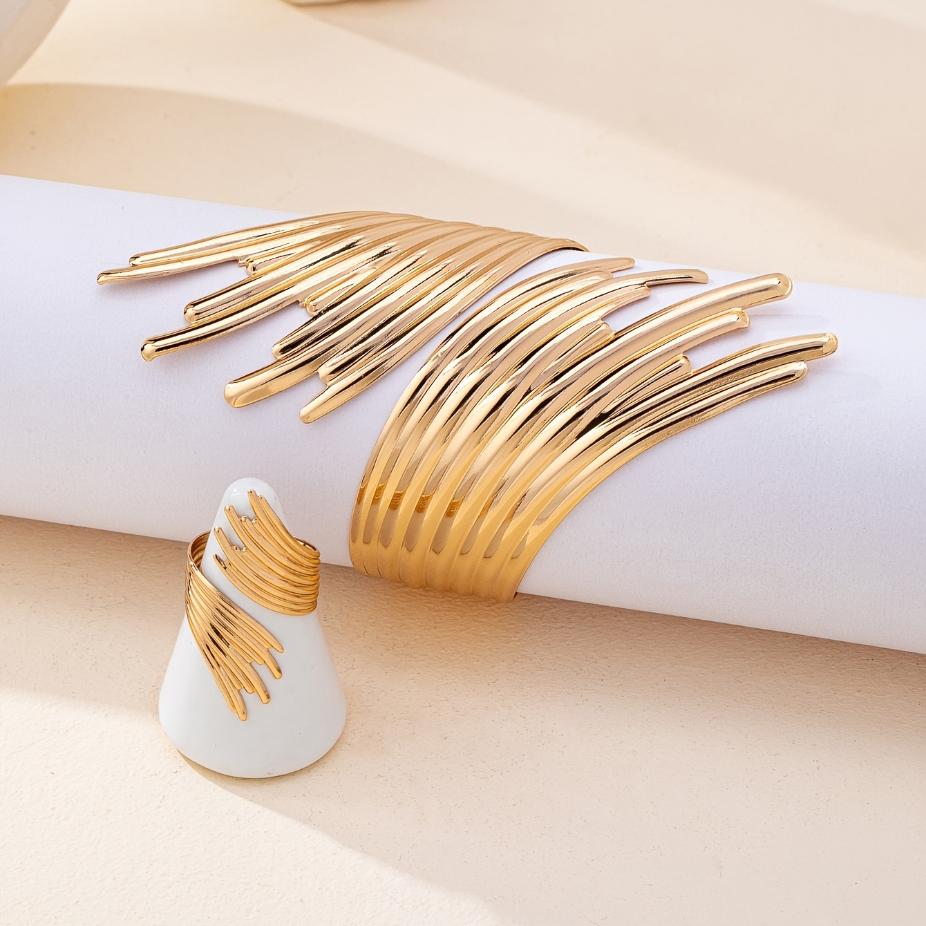 2pcs Bold Textured Wing Bracelet and Ring Set for Women